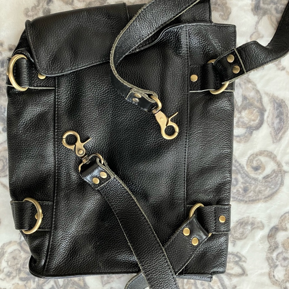 Vere Verto Black Backpack with Durable Italian Pebbled Leather and Gold Hardware - Picture 13 of 15